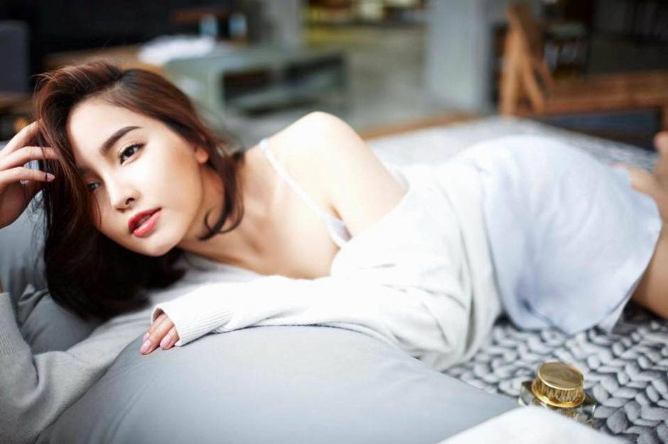 台湾清纯少女方�甯诱人图集
