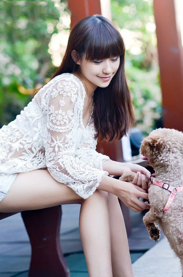邻家少女甜美户外清新写真