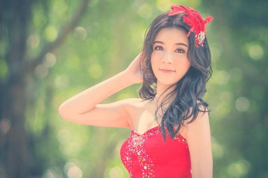 人气时尚模特陈滢安唯美外拍