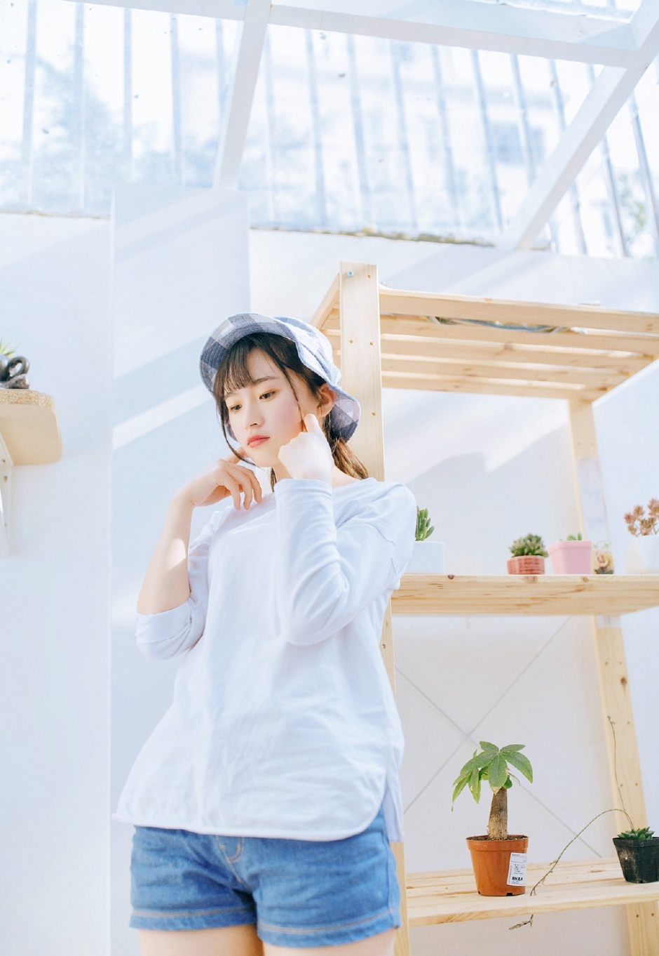 日本新生代写真女星今野杏南可爱私房照