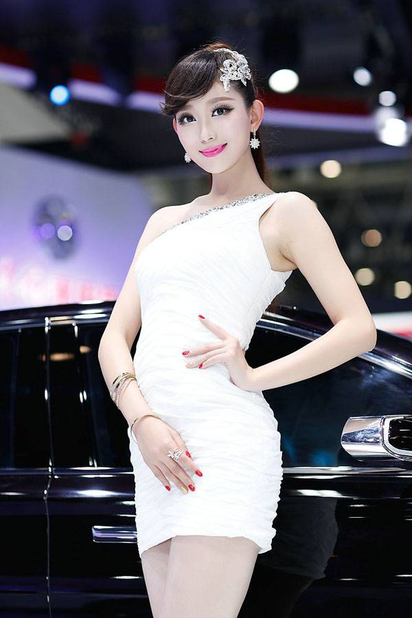 北京车展车模争芳斗艳迷人组图