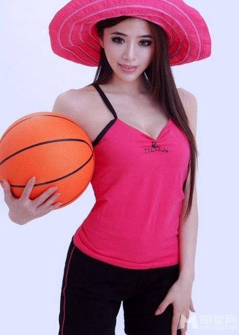 身材超好的极品美女模特袁颖芬运动写真
