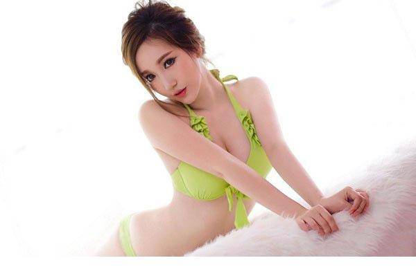 模特傅美美泳衣诱人照