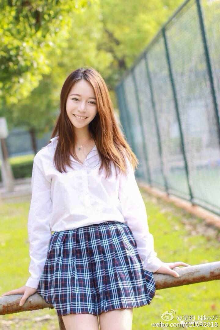 中国第一清纯校花吴�唯美养眼写真