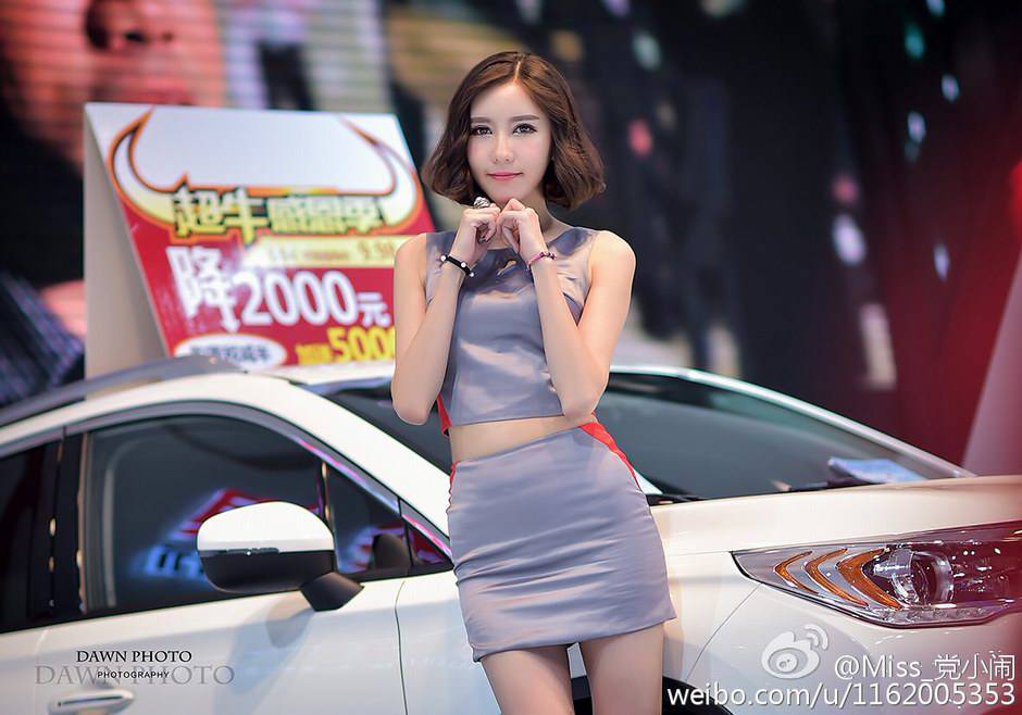中国最美车模党佳妮身材极致性感