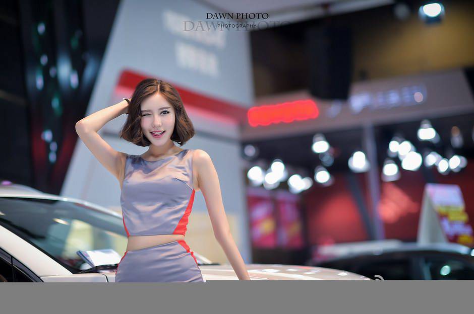 中国最美车模党佳妮身材极致性感