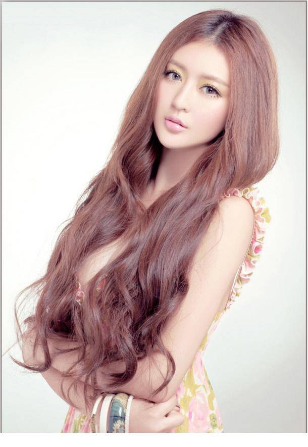 90后嫩模妍子尽显冷艳气质写真集