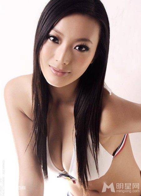 人体模特王李丹妮大秀丰满上围
