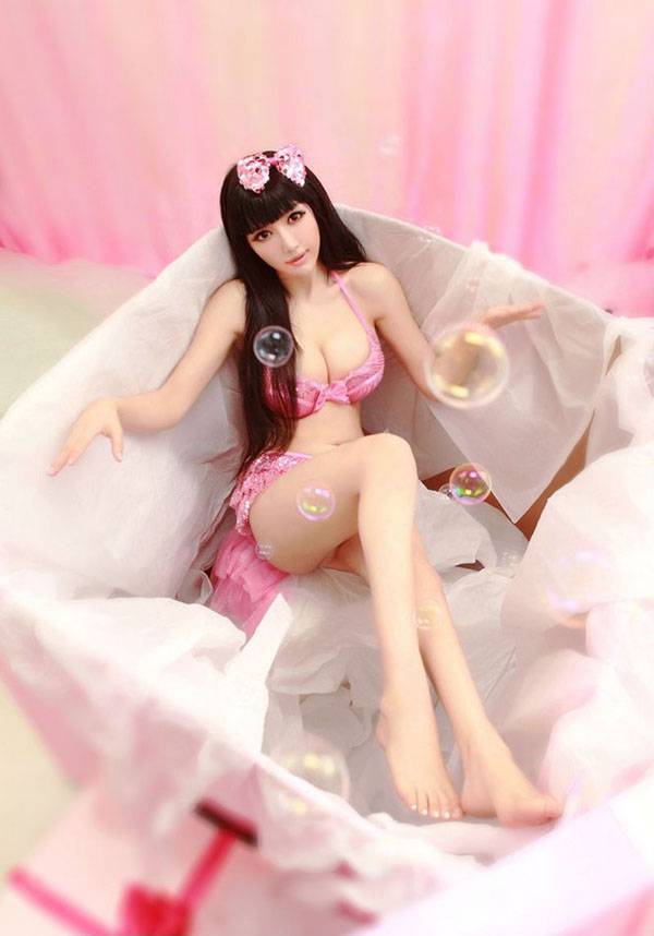 可爱清新网络红人张婉悠粉色私房照