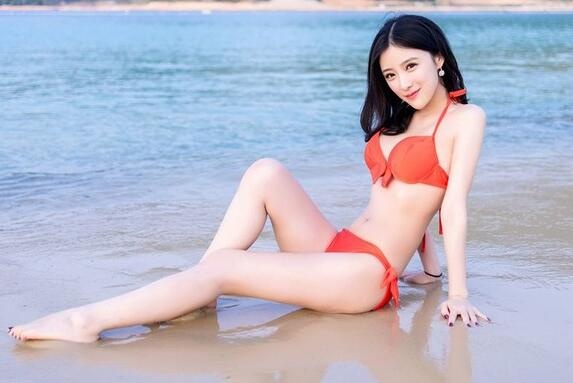 性感模特大胆秀诱人香肩美背