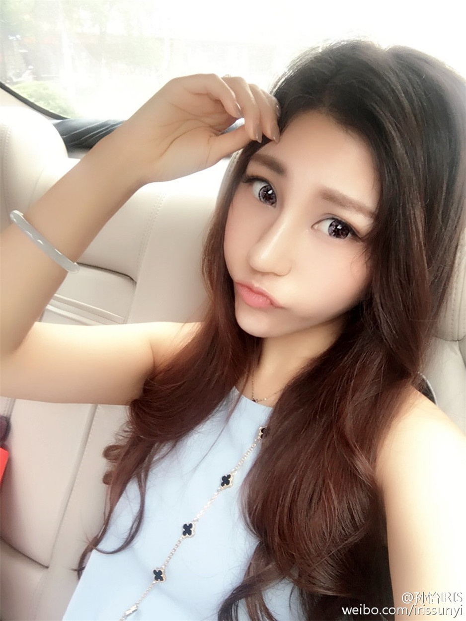 气质美女孙怡IRIS微博生活照