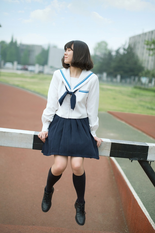 年轻日本模特美女森�智美迷人图片