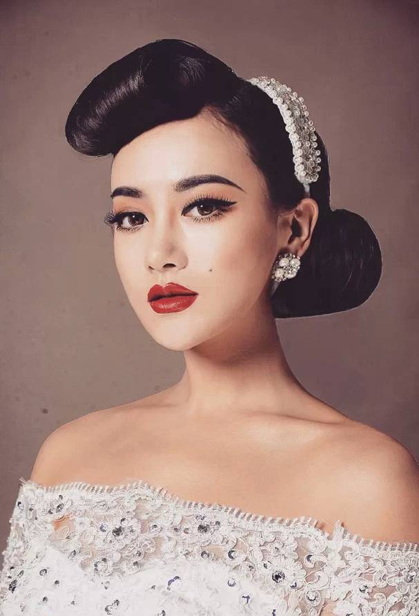 美女喻曦复古演绎油画美人写真
