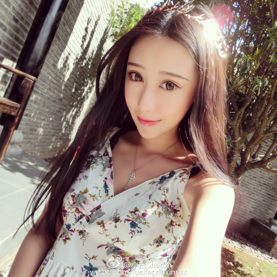 超可爱漂亮美少女小白Sharon美照来袭