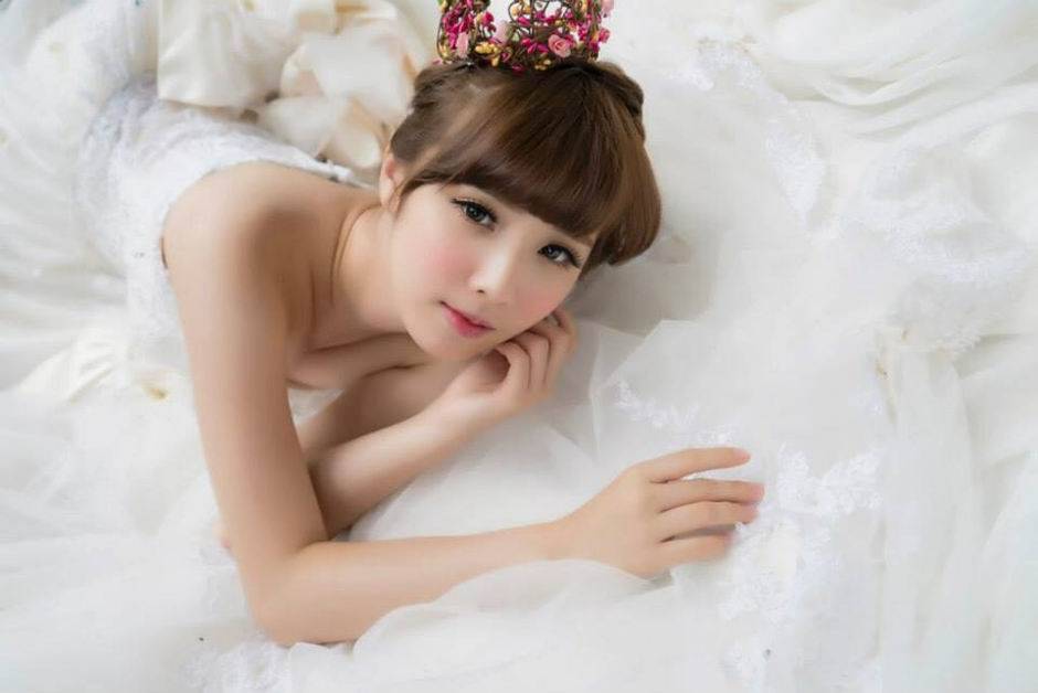 十八岁清纯女孩小苹果唯美写真
