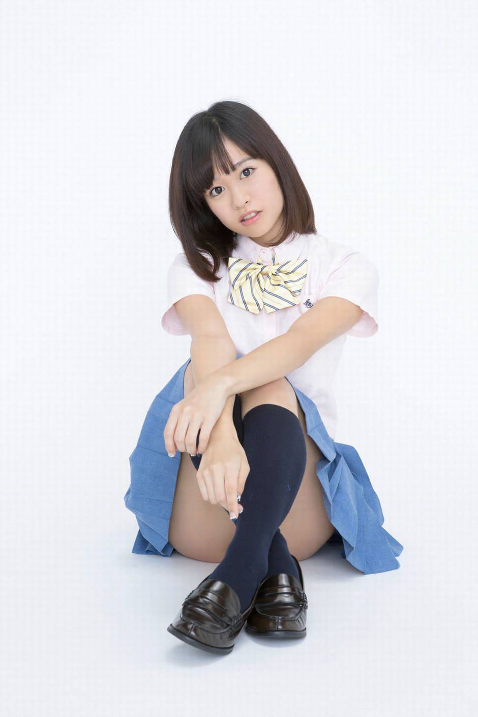 日本童颜巨胸模特夏江美优的清纯诱惑