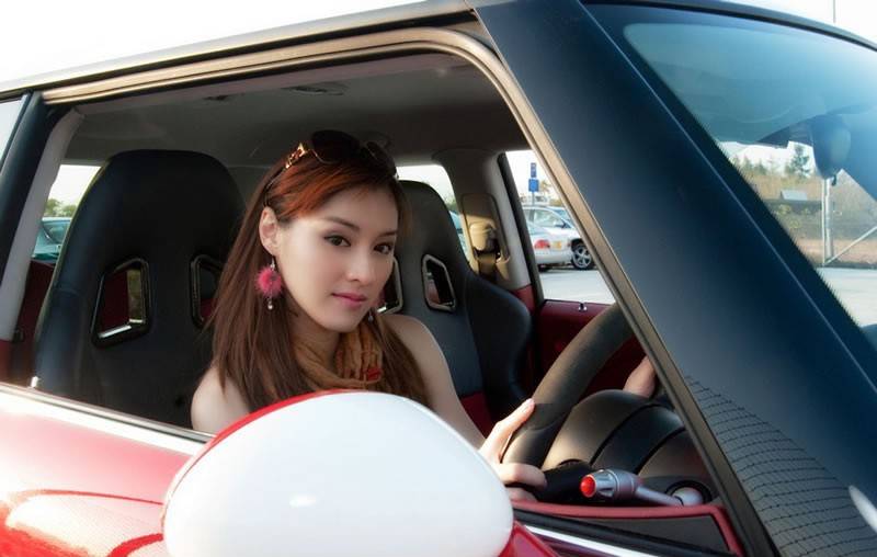 极品车模美女大展窈窕完美身材