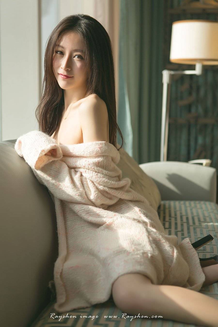 90后漂亮妹子安安玟玟可爱性感图片