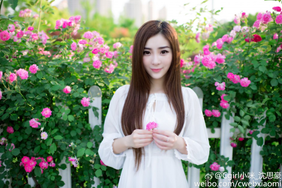 网红清纯妹子沈思豪养眼写真集