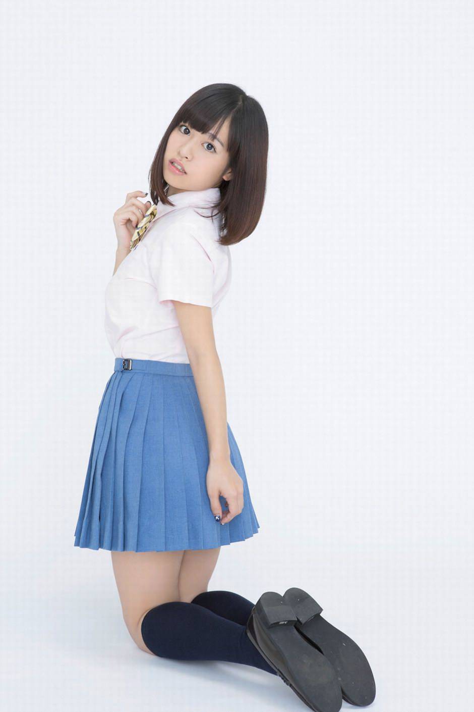 日本童颜巨胸模特夏江美优的清纯诱惑