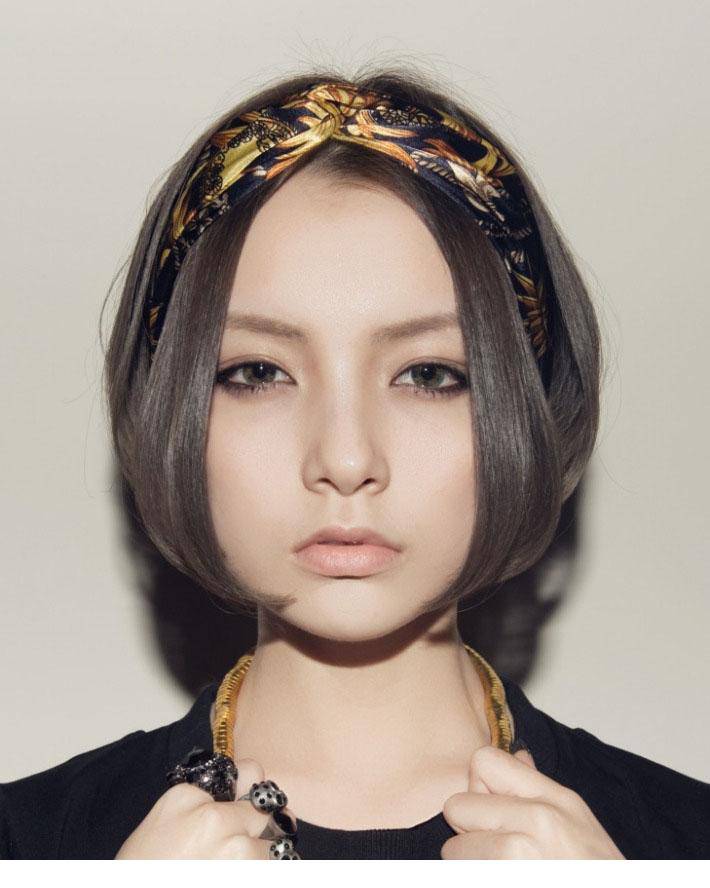 短发美女模特性感写真来袭