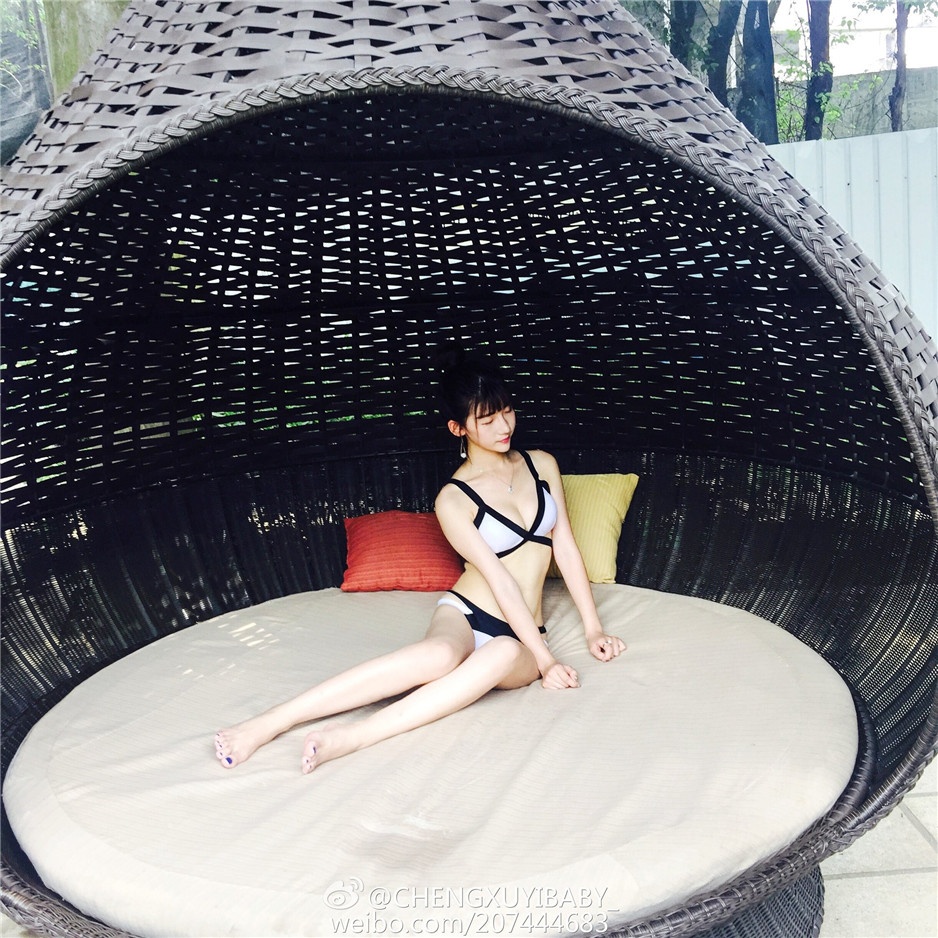 中国90后嫩模美女CHENGXUYIBABY生活照