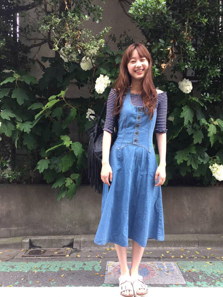 日本甜美少女高田秋白肌美肤诱惑图