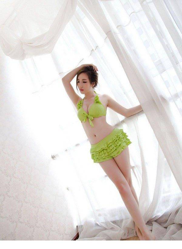 模特傅美美泳衣诱人照