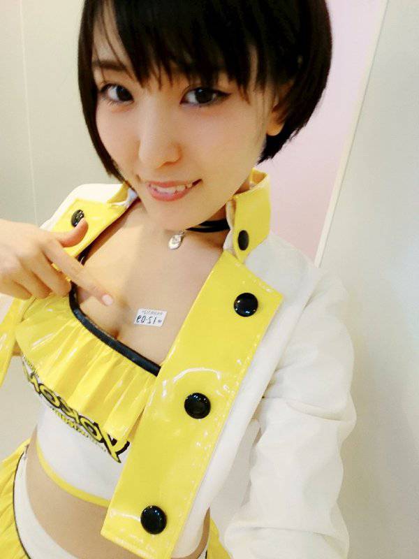 日本短发最红模特朝比奈�未写真集