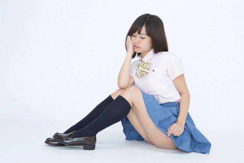 日本童颜巨胸模特夏江美优的清纯诱惑