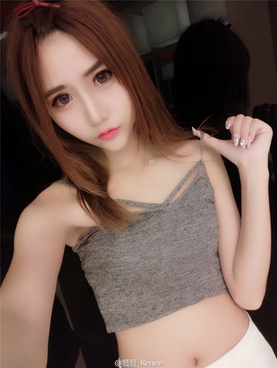 清纯甜美妹子赞赞Renee的微博美照