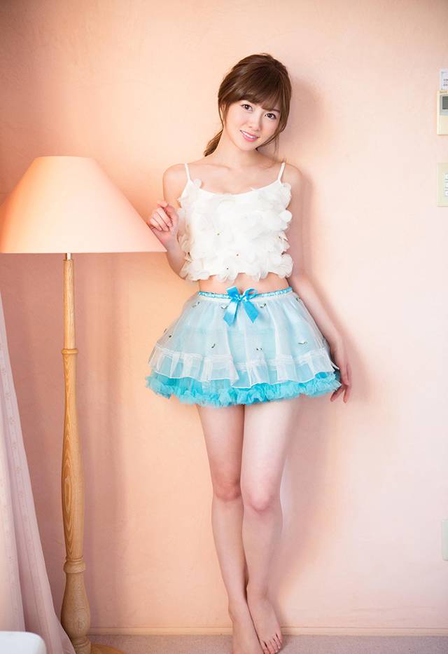 日本性感美女笑靥如花勾人魂魄