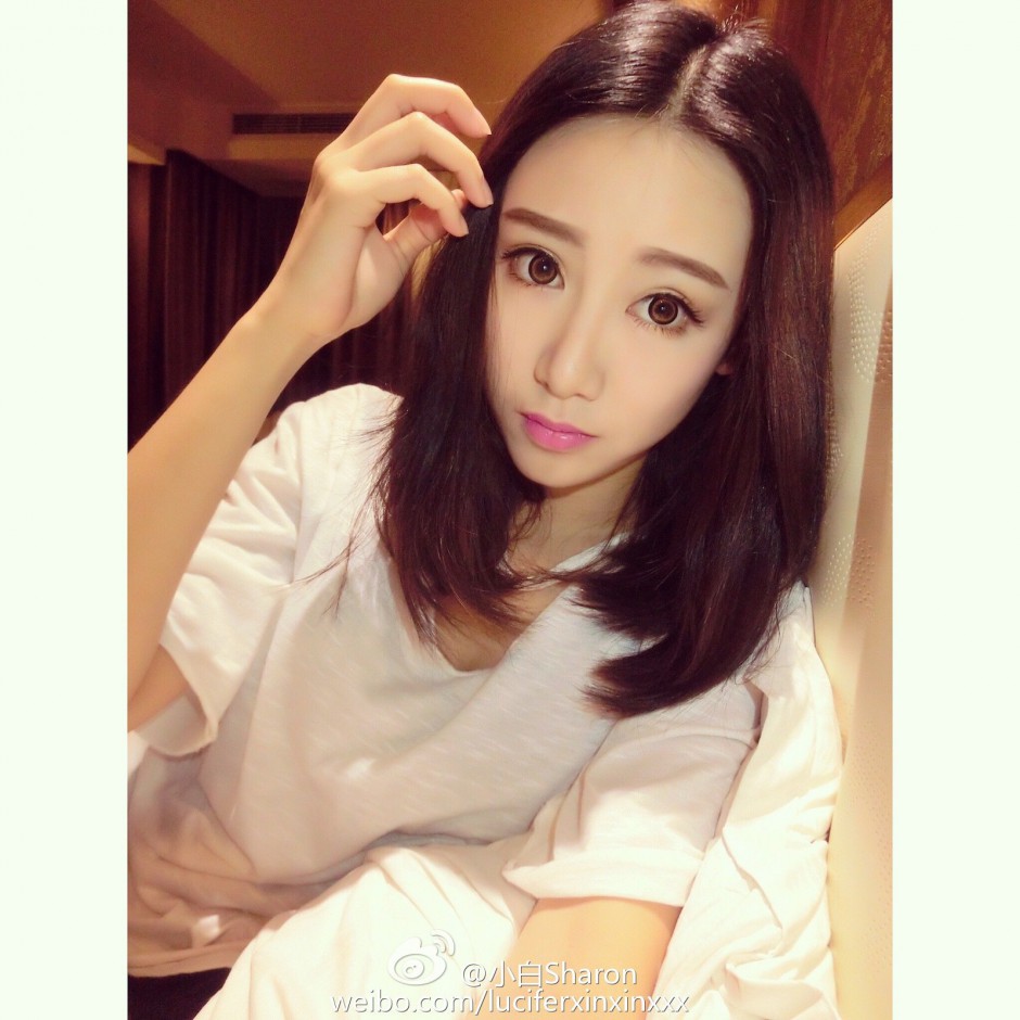 超可爱漂亮美少女小白Sharon美照来袭