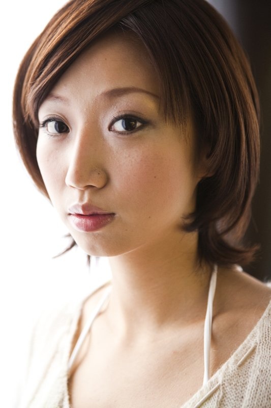 日本短发混血模特中山美绪私房美图