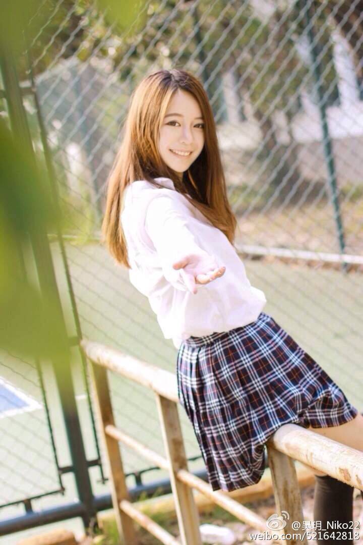 中国第一清纯校花吴�唯美养眼写真