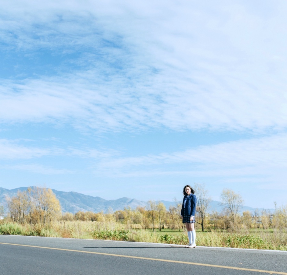 性感纹身女模特大尺度写真照