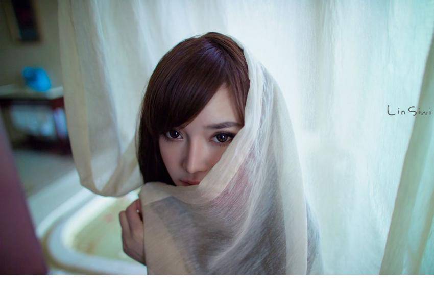 韩子萱雪白通透肌肤浴室湿身写真