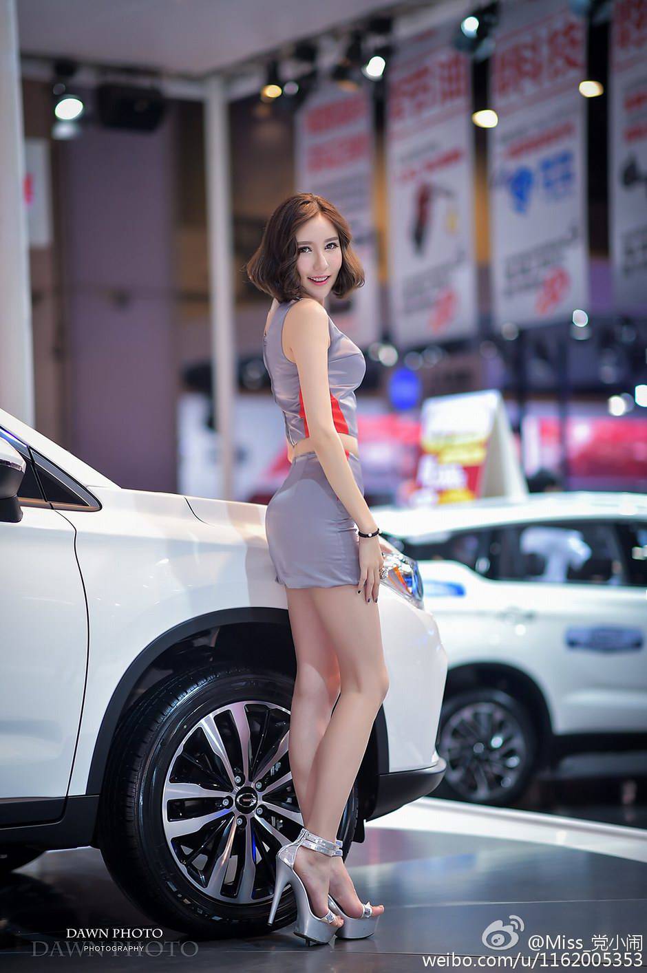 中国最美车模党佳妮身材极致性感