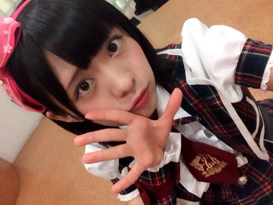 日本短发美少女朝�ゆり秀苗条曲线