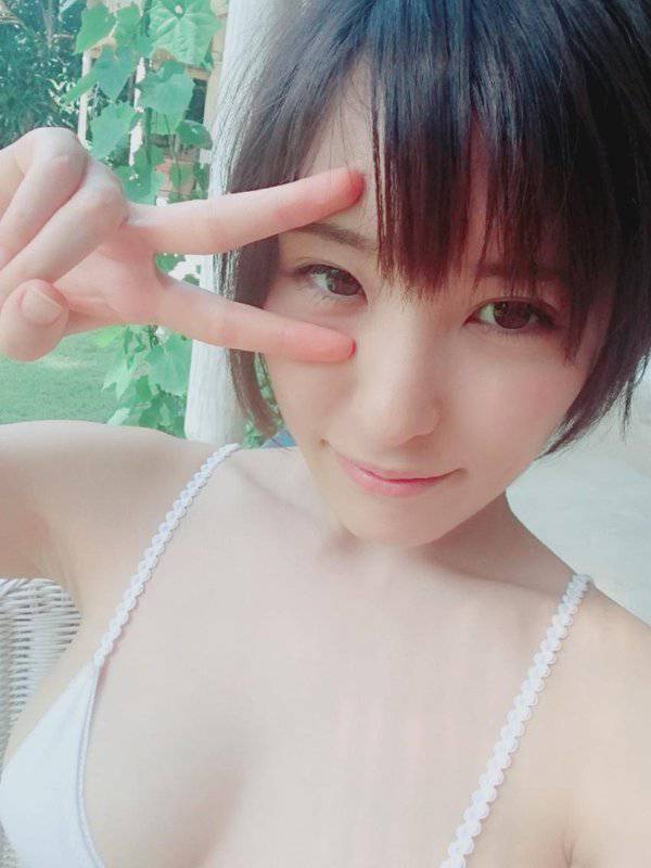 日本短发最红模特朝比奈�未写真集