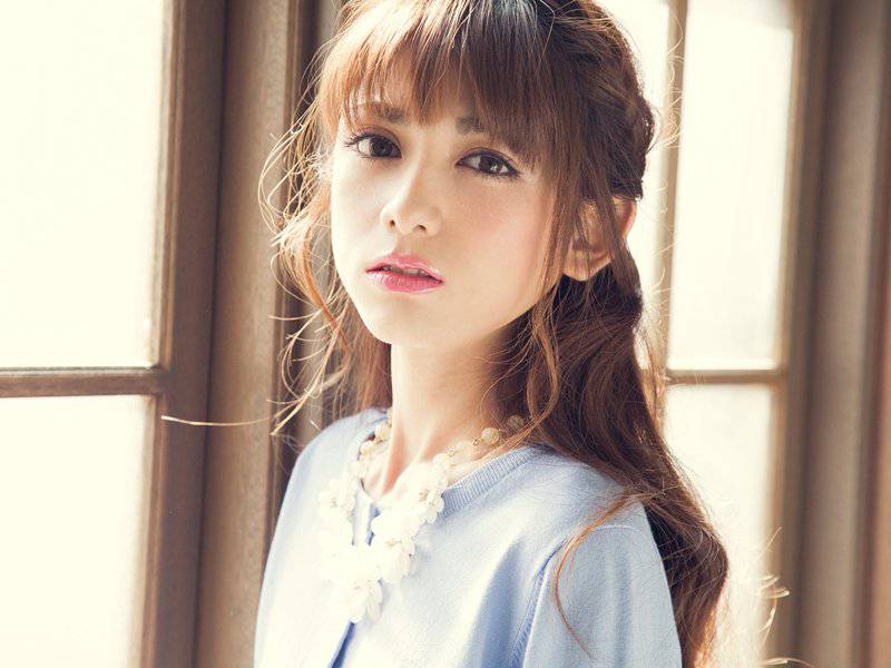 日本混血儿女模特知念沙也桦撩人心弦
