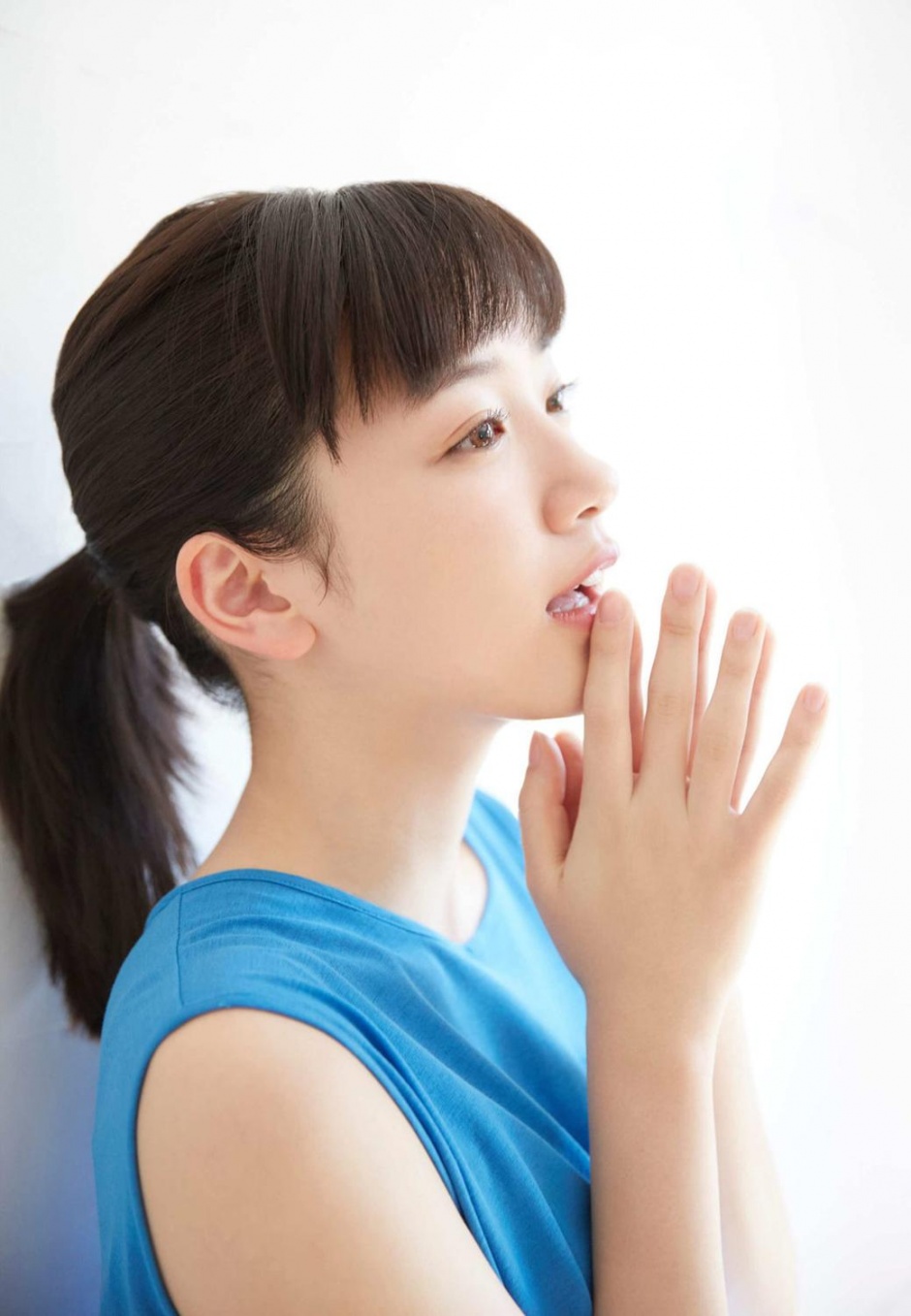 日本丰满美女老师的诱惑图片