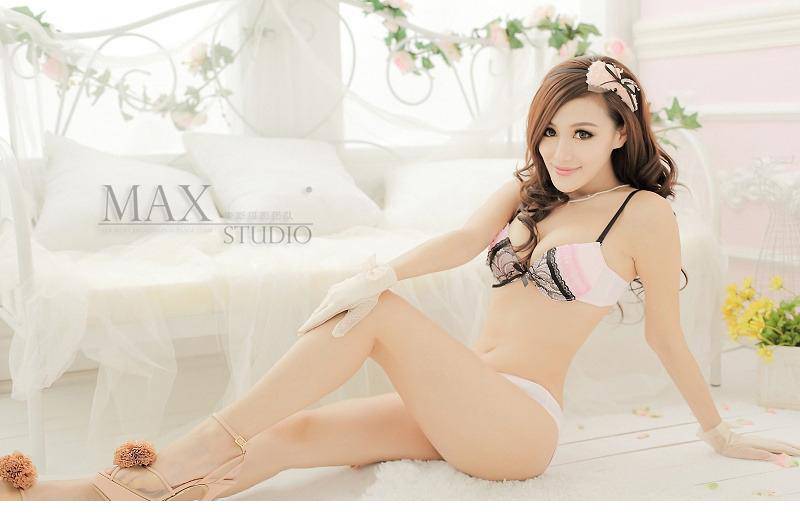 90后美眉私房诱惑内衣写真