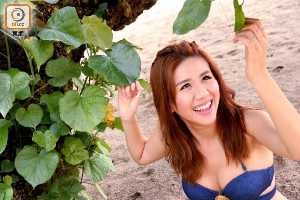 中越混血美女阮儿Chole户外泳装美照