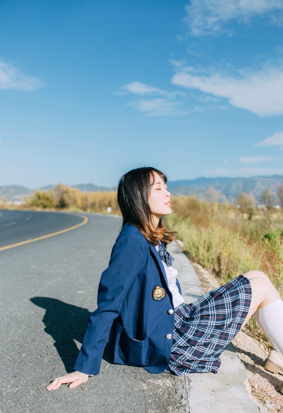 日本美女模特铃木由纪俘获人心写真照