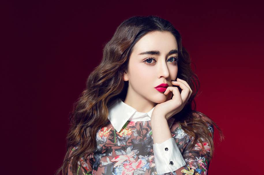 美女模特高兮妍尽显优雅气质