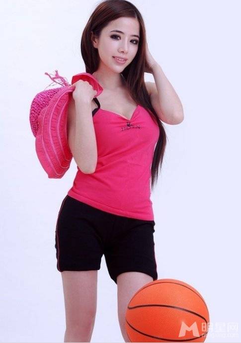 身材超好的极品美女模特袁颖芬运动写真