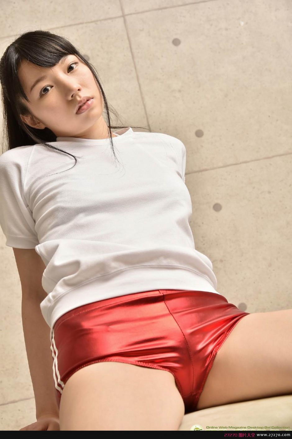 白河优菜灰色性感内衣写真诱惑