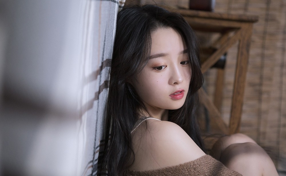 极品成熟美女白嫩肌肤性感私房撩人写真