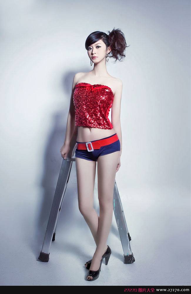 粉嫩系类 绝色美摸诱人写真